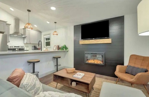 Nashville House | Charming bungalow with a hot tub, walking distance to downtown Nashville