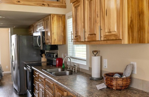 Satin Cabin | Charming Cabin, 5-mile ATV trail, and smores