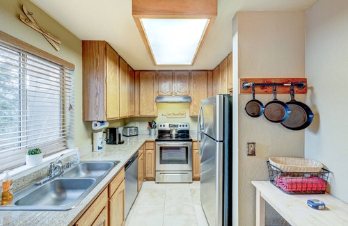 Tahoe Village Cabin | Charming cabin a mile from Heavenly's Boulder Lodge