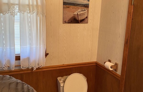 Grand Isle Cabin | Charming cabin among the oaks of Grand Isle