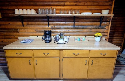 Lyndon Station Cabin | Charming cabin getaway in the woods, private trails, only 20 mins from WI Dells!