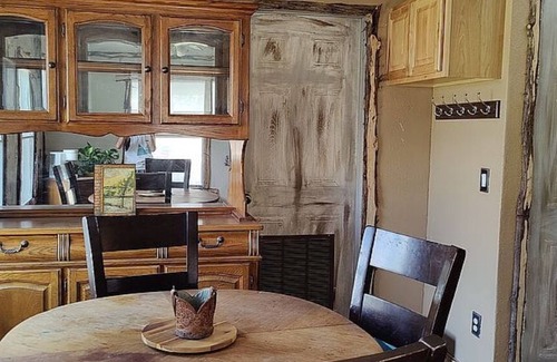 Hico Cabin | Charming cabin in Hico with AC - perfect for a cozy getaway