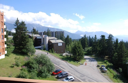 Chamrousse Apartment | Charming cabin studio * 4/5 pers COZY at 50 m from the slopes