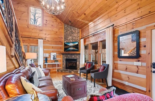 Boone Cabin | Charming Cabin w/ Privacy & Near Attractions