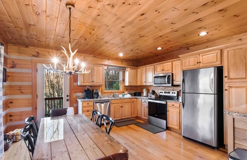 Boone Cabin | Charming Cabin w/ Privacy & Near Attractions