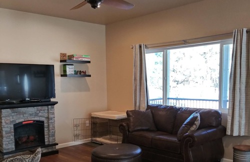 Clay Springs Cabin | Charming Cabin White Mountains