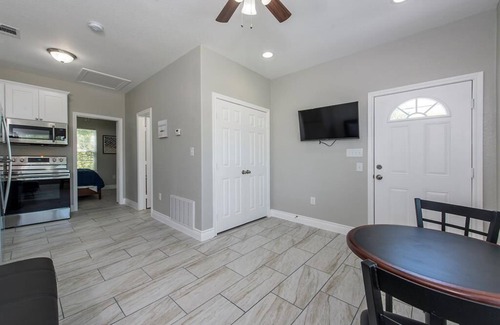 San Leon House | Charming cabin with full kitchen! Unit 2/6