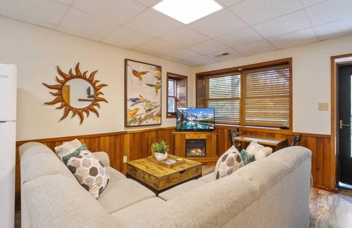 Banner Elk Cabin | Charming Cabin with Seasonal Views