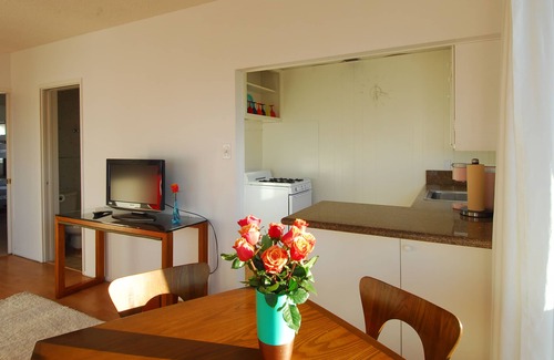 El Porto House | Charming California Beach Cottage W Ocean Views, Manhattan Beach