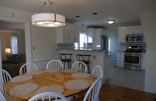 Hyannis House | Charming Cape House, newly renovated, walk to beaches, Hyannis Harbor, and more!