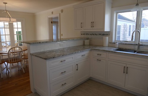Hyannis House | Charming Cape House, newly renovated, walk to beaches, Hyannis Harbor, and more!