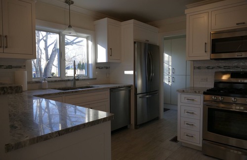 Hyannis House | Charming Cape House, newly renovated, walk to beaches, Hyannis Harbor, and more!