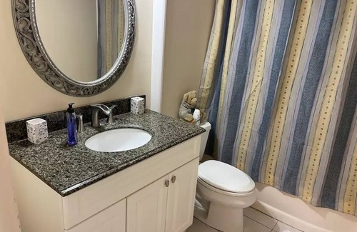 Baldwin Harbor House | Charming Cape w/Bonus Room