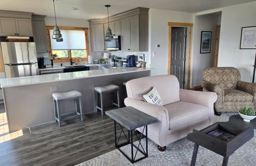 Naples House | Charming Carriage House with Breathtaking Canandaigua Lake Views