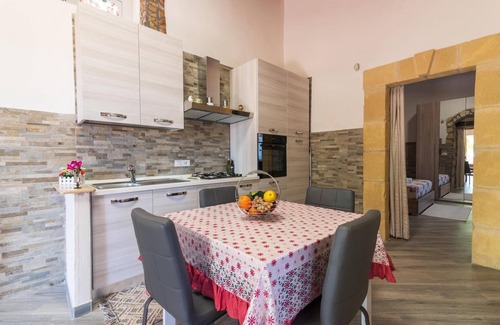 Lentini House | Charming Casina in the green with solarium pool and BBQ between Catania and Syracuse