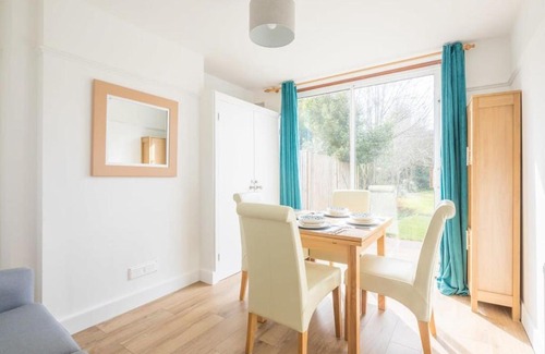 Cambridge House | Charming Central Family Home