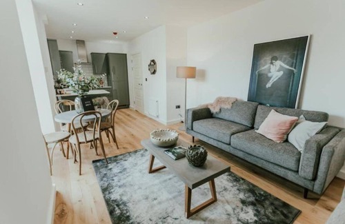 Chorlton-cum-Hardy Apartment | Charming Chorlton Flat–Easy Access to City & Shops
