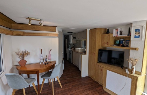 La Tranche-sur-Mer Ski Chalet | Charming chalet just steps from the sea