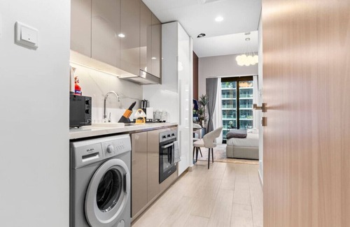 Nad Al Sheba Apartment | Charming Chalet Escape