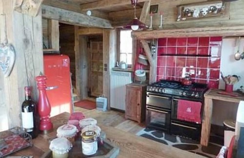 Les Lindarets Ski Chalet | Charming chalet South-facing view In the heart of the Portes du Soleil
