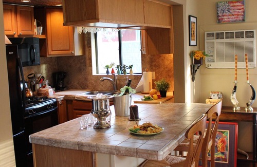 Prescott Ski Chalet | Charming Chalet - Walk to Whiskey Row! Dog friendly