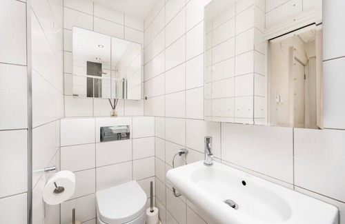Chelsea Apartment | Charming Chelsea Studio with Victorian Elegance