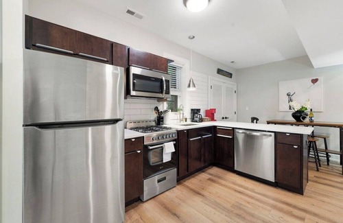 Heart of Chicago Apartment | Charming Chicago Apt