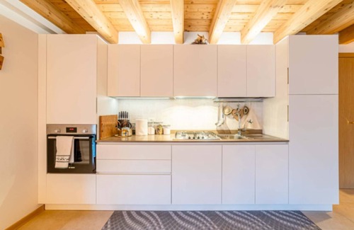 Alleghe Apartment | Charming Civetta Apparent Alleghe Dolomiti