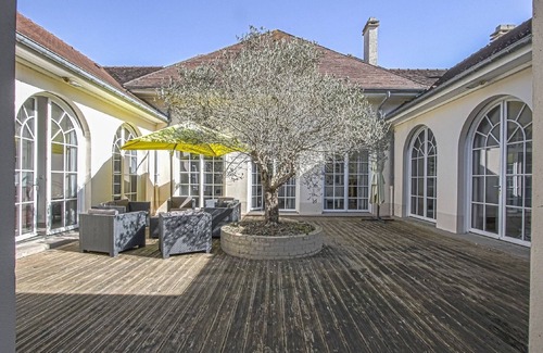 Sainte-Honorine-des-Pertes House | Charming Coastal Hideaway