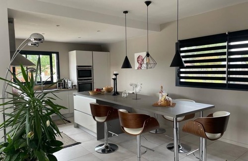 Sanguinet House | Charming, comfortable house with swimming pool 5 minutes from the beach!