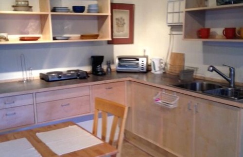 Ashland Cottage | Charming, Comfortable Garden Studio Above The University.
