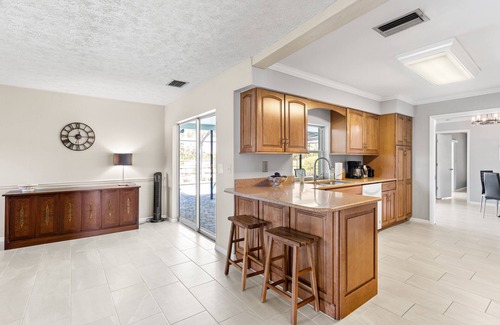 Cypress Lakes Estates House | Charming & Comfy ~ Clean 5★ Location & Heated Pool