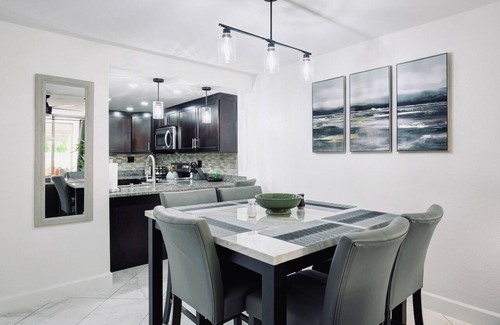 South Scottsdale Condo | Charming Condo in Scottsdale, AZ. 2bd en-suites. Pool/Hot tub