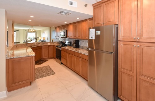 Holiday Isle Condo | Charming condo w/private balcony at a cozy, quiet resort!