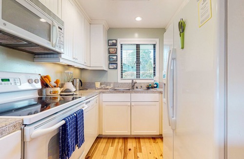 Port Ludlow Hotel | Charming Condo with Views of Port Ludlow & the Puget Sound