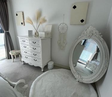 Wembley Central House | Charming & Cosy Double Room with Balcony in Wembley - Walking Distance to Wembley Stadium!