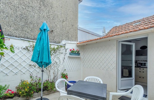 Quartier des Dunes House | Charming Cottage for 4 in Chatelaillon-Plage, 200m from Beach with Patio