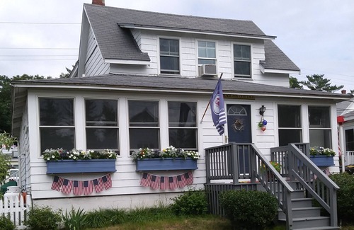 Old Orchard Beach Cottage | Charming Cottage 5 min walk to beach & 8 min. walk to The Pier !