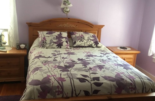 East Chop Cottage | Charming cottage 10 minutes walk from downtown OB