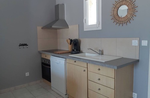Eygalieres Other | Charming cottage 2/4 people in a quiet area with outdoor swimming pool and spa