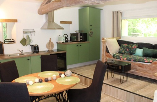 Sallertaine Cottage | Charming Cottage Amidst Nature with Wellness Services and Private Garden in Sallertaine