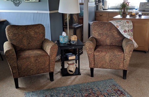 Luray Cottage | Charming Cottage, Fresh Eggs, Friendly Pets AND Pet Friendly!