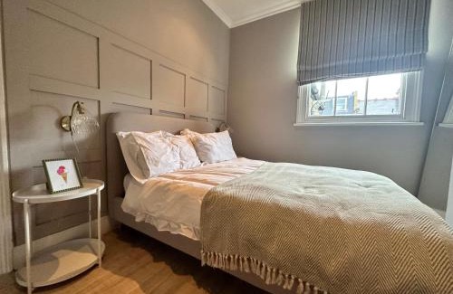 Shaftesbury Apartment | Charming cottage home in Battersea