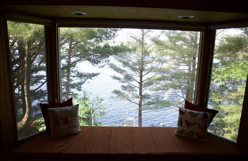 Seguin Cottage | Charming Cottage In Muskoka, on Lake Joe, Minutes from Golf & Winter Activities