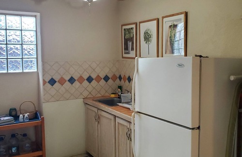 Rockley Cottage | Charming Cottage in Rockley, Barbados only 5 mins Walk to Gorgeous Accra Beach!