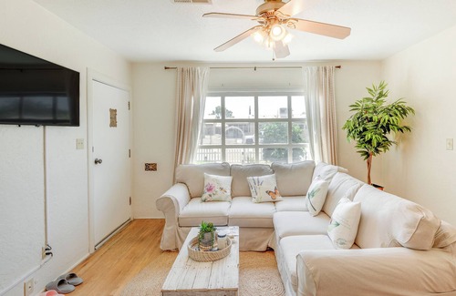 Oleander - Sunset Cottage | Charming Cottage in Oleander/Sunset Neighborhood