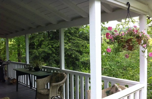 Lake George Cottage | Charming Cottage - Lake George's Hidden Staircase
