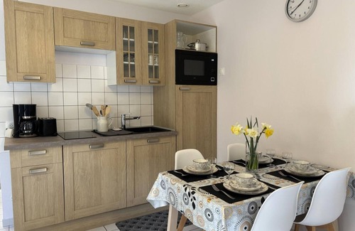 Contigny Cottage | Charming cottage near St-Pourçain, all-inclusive, private terrace