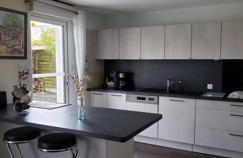 Guerande Cottage | Charming Cottage Near Medieval City: 3BR, Close to Beach, Private Garden, Modern Amenities