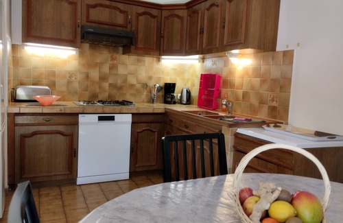 Apt House | Charming cottage - private terrace overlooking the large wooded park